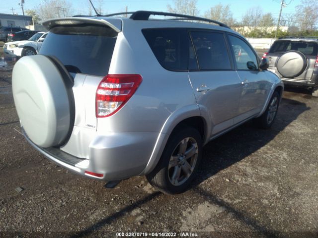 Photo 3 VIN: JTMRK4DV1AD010562 - TOYOTA RAV4 