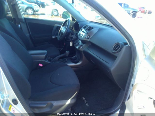 Photo 4 VIN: JTMRK4DV1AD010562 - TOYOTA RAV4 