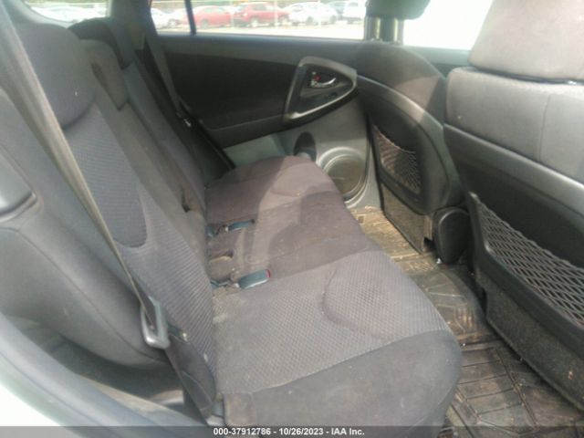 Photo 7 VIN: JTMRK4DV5A5095562 - TOYOTA RAV4 