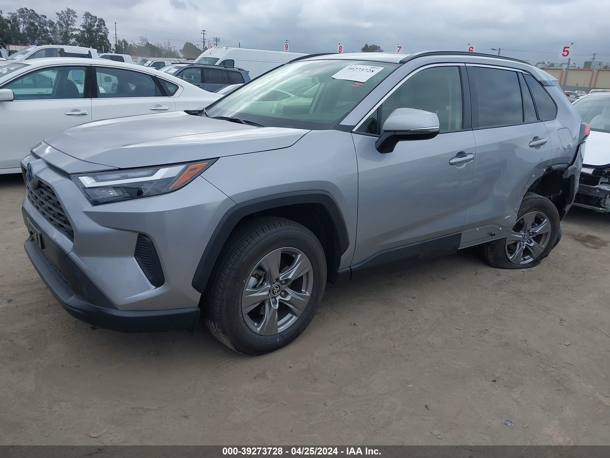 Photo 1 VIN: JTMRWRFV0RD215686 - TOYOTA RAV 4 