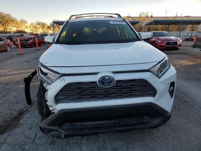 Photo 4 VIN: JTMRWRFV1MD135385 - TOYOTA RAV4 XLE 