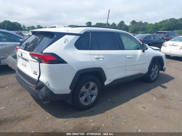 Photo 3 VIN: JTMRWRFV1ND154388 - TOYOTA RAV4 