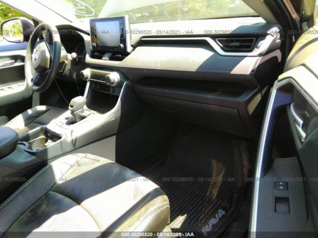 Photo 4 VIN: JTMRWRFV3KD027945 - TOYOTA RAV4 