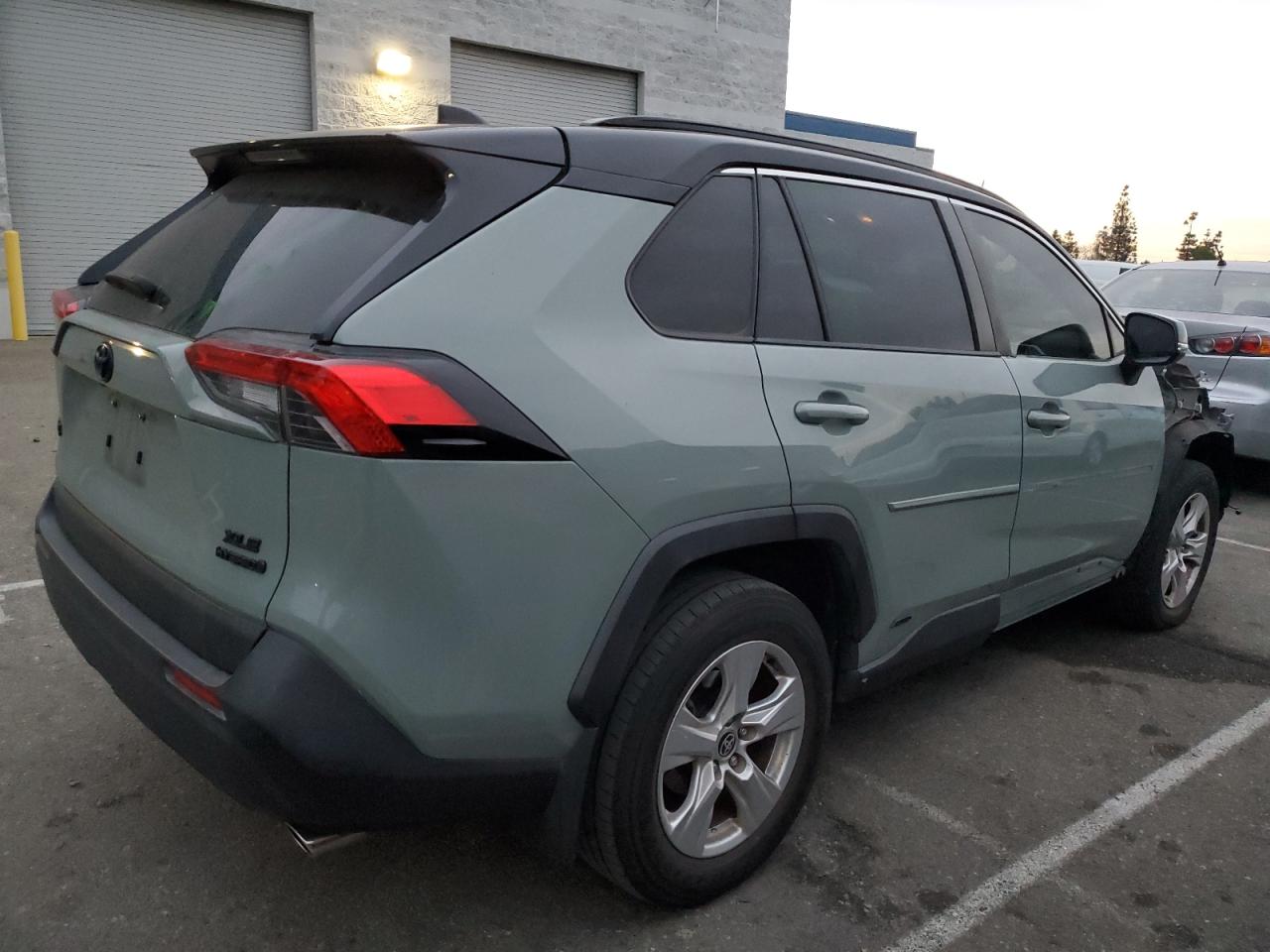 Photo 2 VIN: JTMRWRFV6LJ047478 - TOYOTA RAV 4 