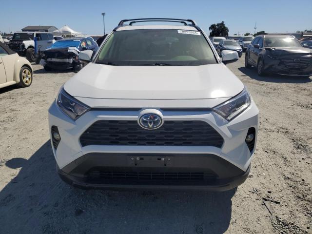 Photo 4 VIN: JTMRWRFV7LD071559 - TOYOTA RAV4 XLE 