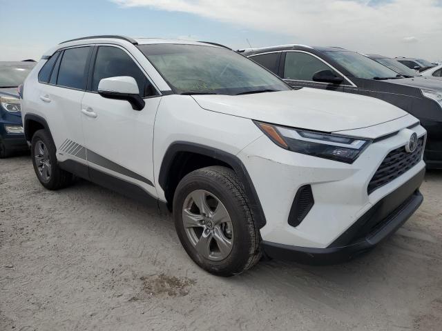 Photo 3 VIN: JTMRWRFV8PD176875 - TOYOTA RAV4 XLE 