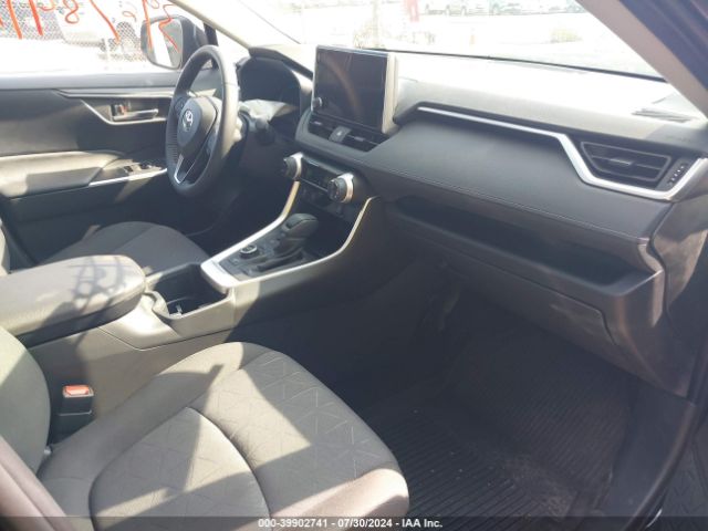 Photo 4 VIN: JTMRWRFV8RD239332 - TOYOTA RAV4 