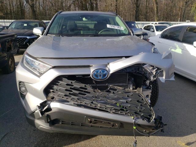 Photo 4 VIN: JTMRWRFVXKD013802 - TOYOTA RAV4 XLE 