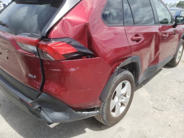 Photo 8 VIN: JTMW1RFV1KD010580 - TOYOTA RAV4 XLE 