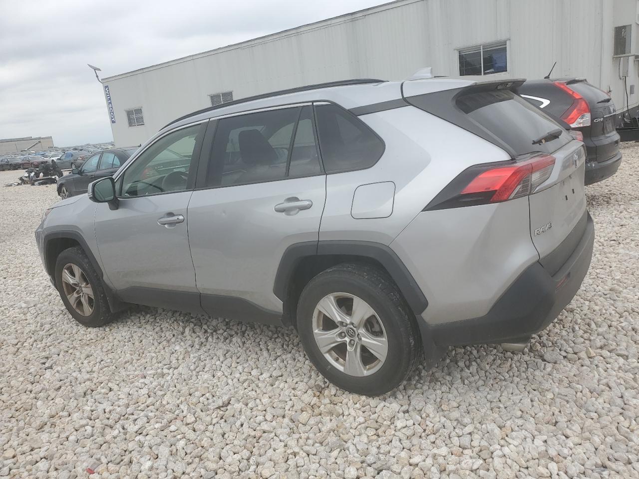 Photo 1 VIN: JTMW1RFV2KJ003879 - TOYOTA RAV 4 