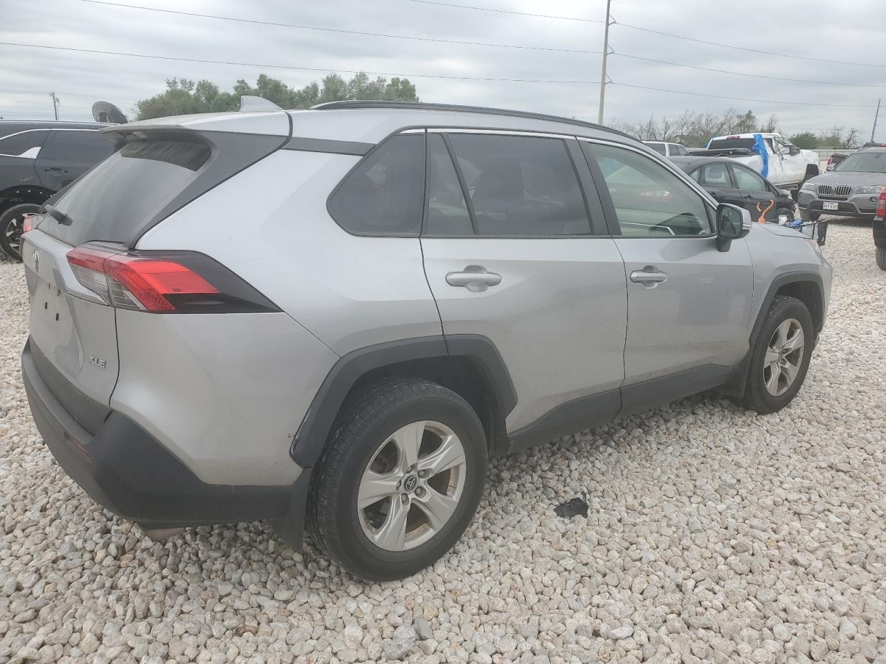 Photo 2 VIN: JTMW1RFV2KJ003879 - TOYOTA RAV 4 