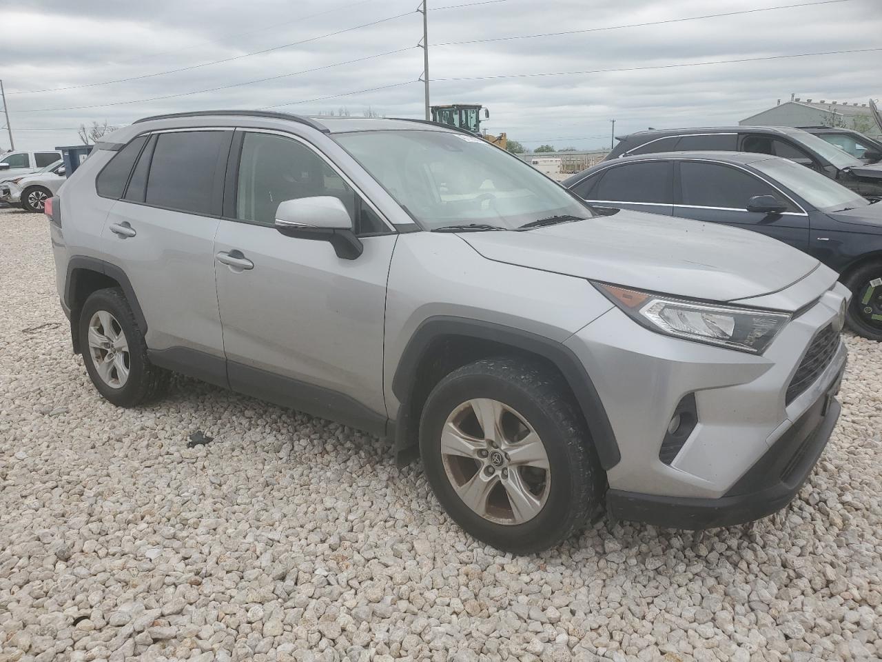 Photo 3 VIN: JTMW1RFV2KJ003879 - TOYOTA RAV 4 