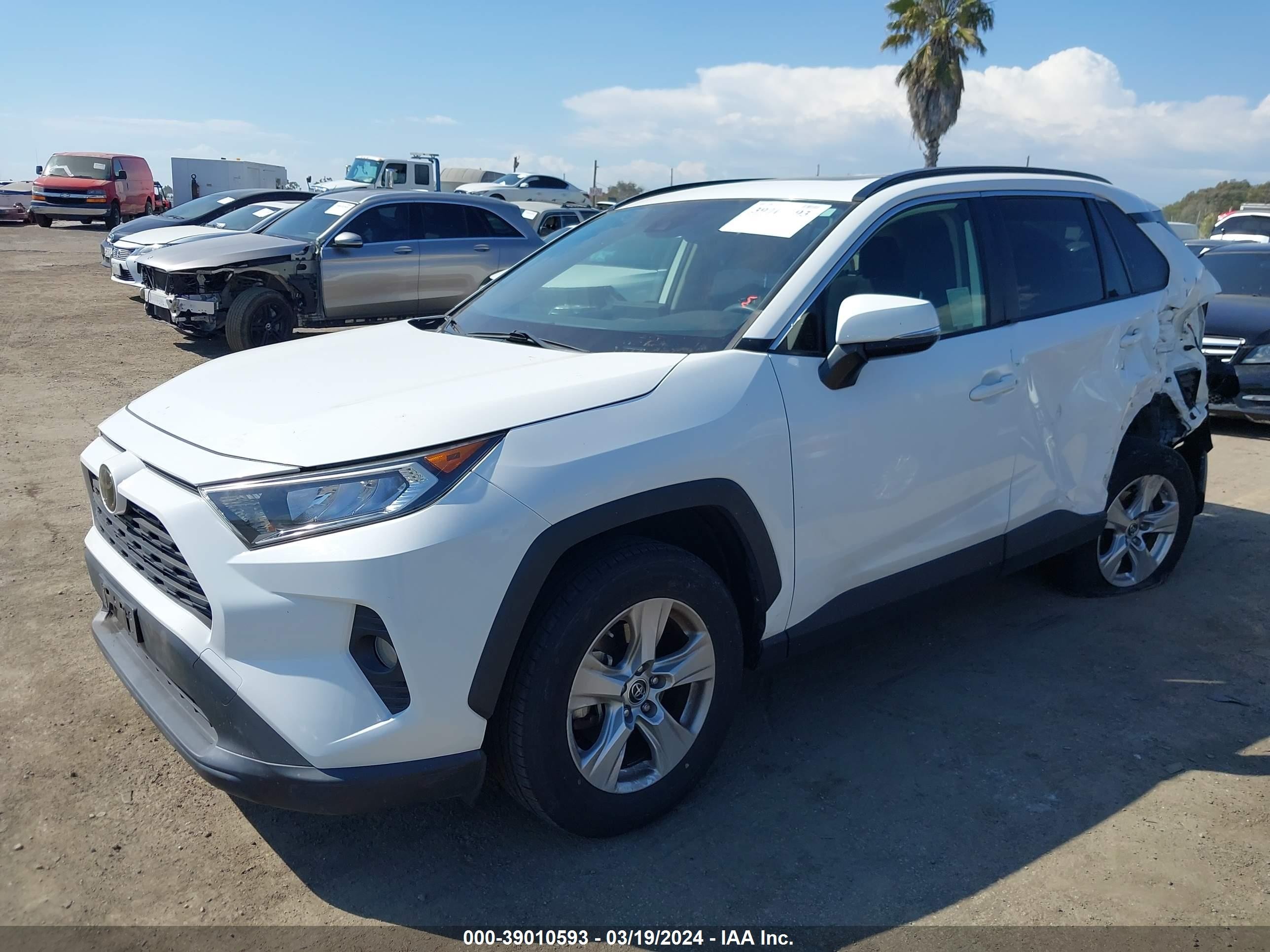 Photo 1 VIN: JTMW1RFV5KD030167 - TOYOTA RAV 4 