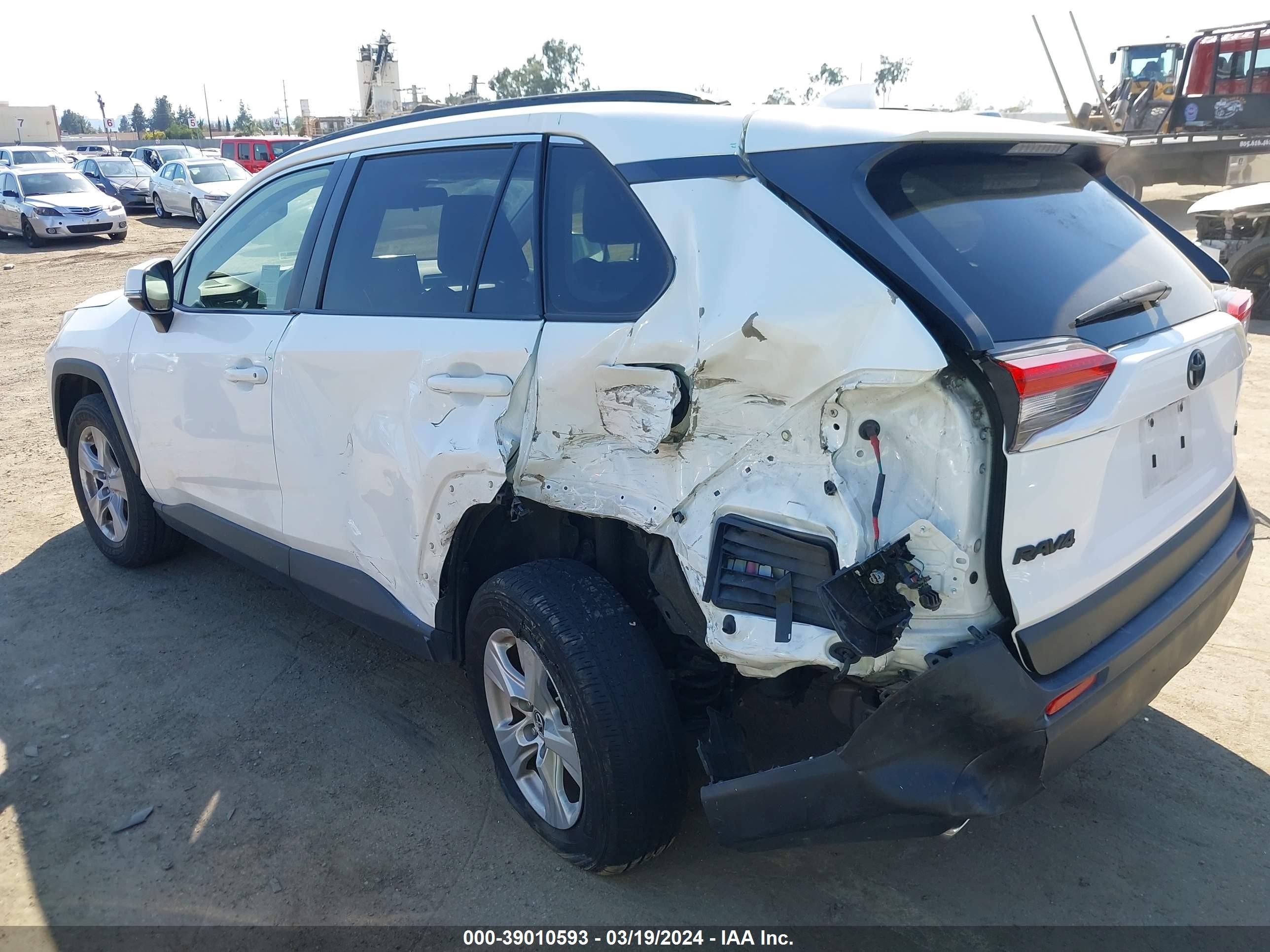 Photo 2 VIN: JTMW1RFV5KD030167 - TOYOTA RAV 4 