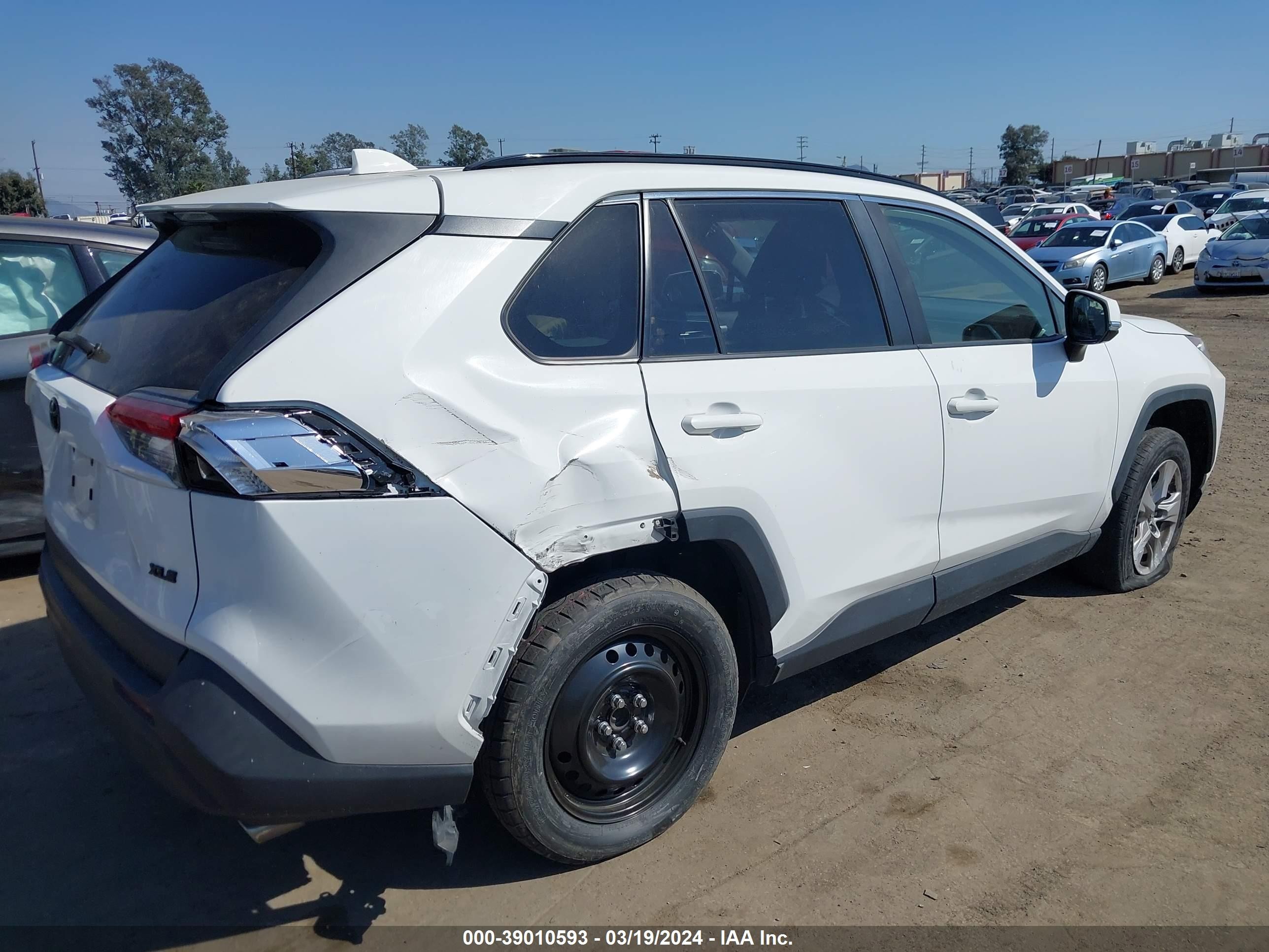 Photo 3 VIN: JTMW1RFV5KD030167 - TOYOTA RAV 4 