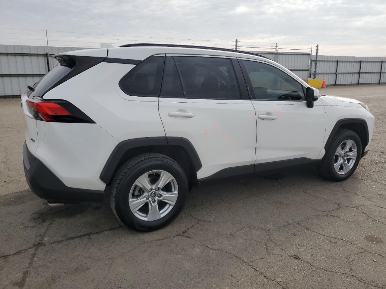 Photo 2 VIN: JTMW1RFV7KD513644 - TOYOTA RAV 4 