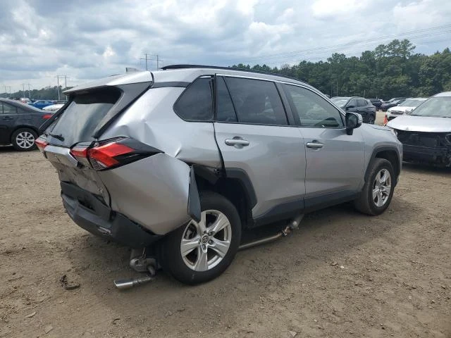 Photo 2 VIN: JTMW1RFV7MD069278 - TOYOTA RAV4 XLE 