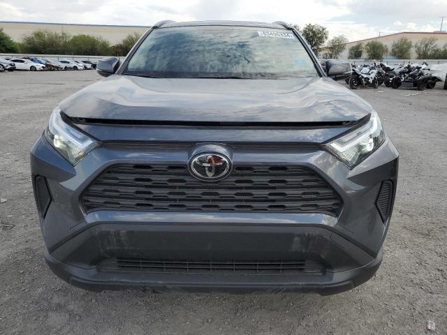 Photo 4 VIN: JTMW1RFV9PD112829 - TOYOTA RAV4 XLE 