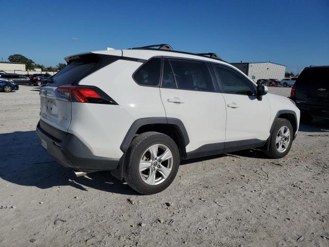 Photo 2 VIN: JTMW1RFVXKD035056 - TOYOTA RAV4 XLE 