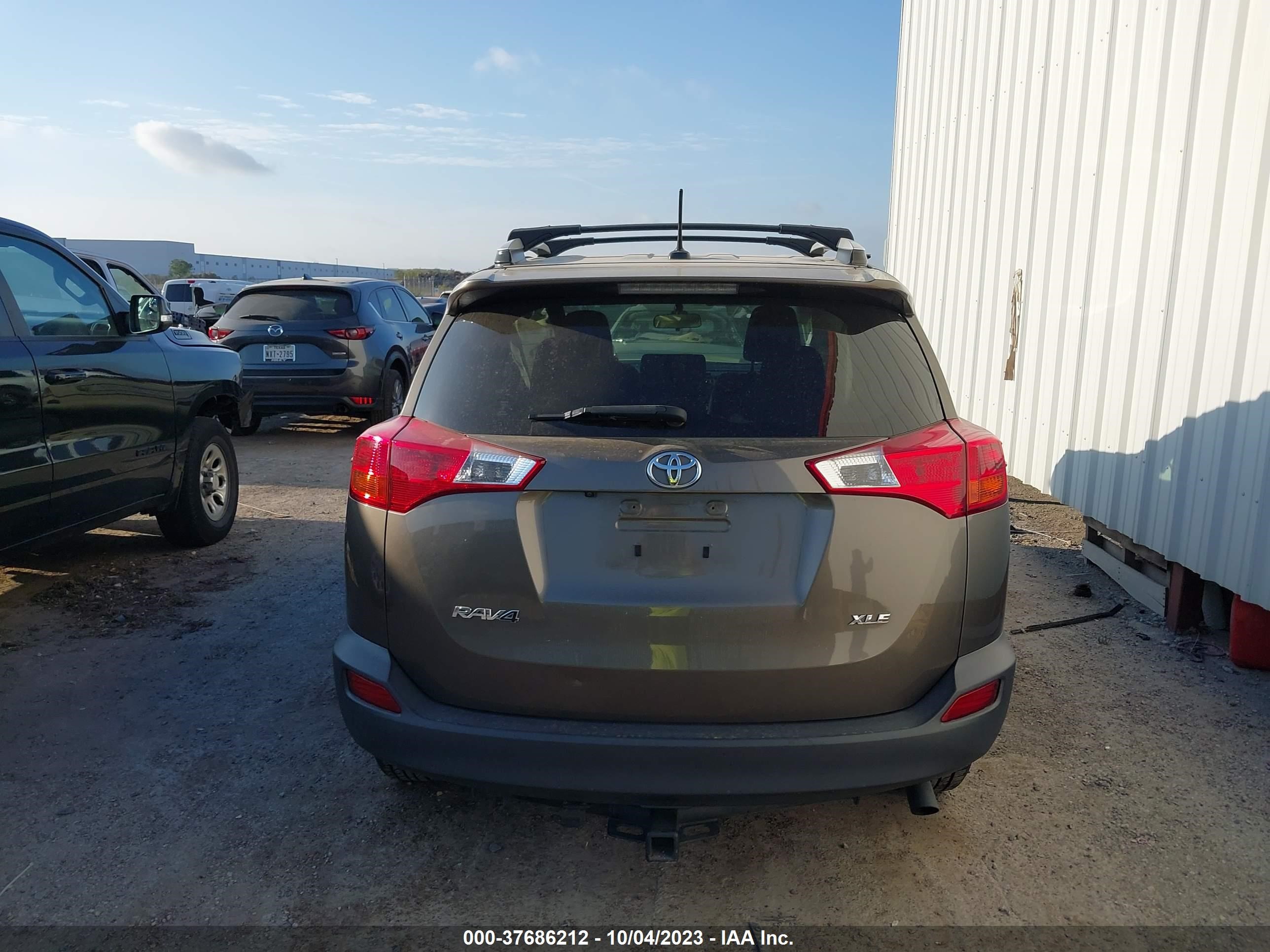 Photo 14 VIN: JTMWFREV0ED037082 - TOYOTA RAV 4 