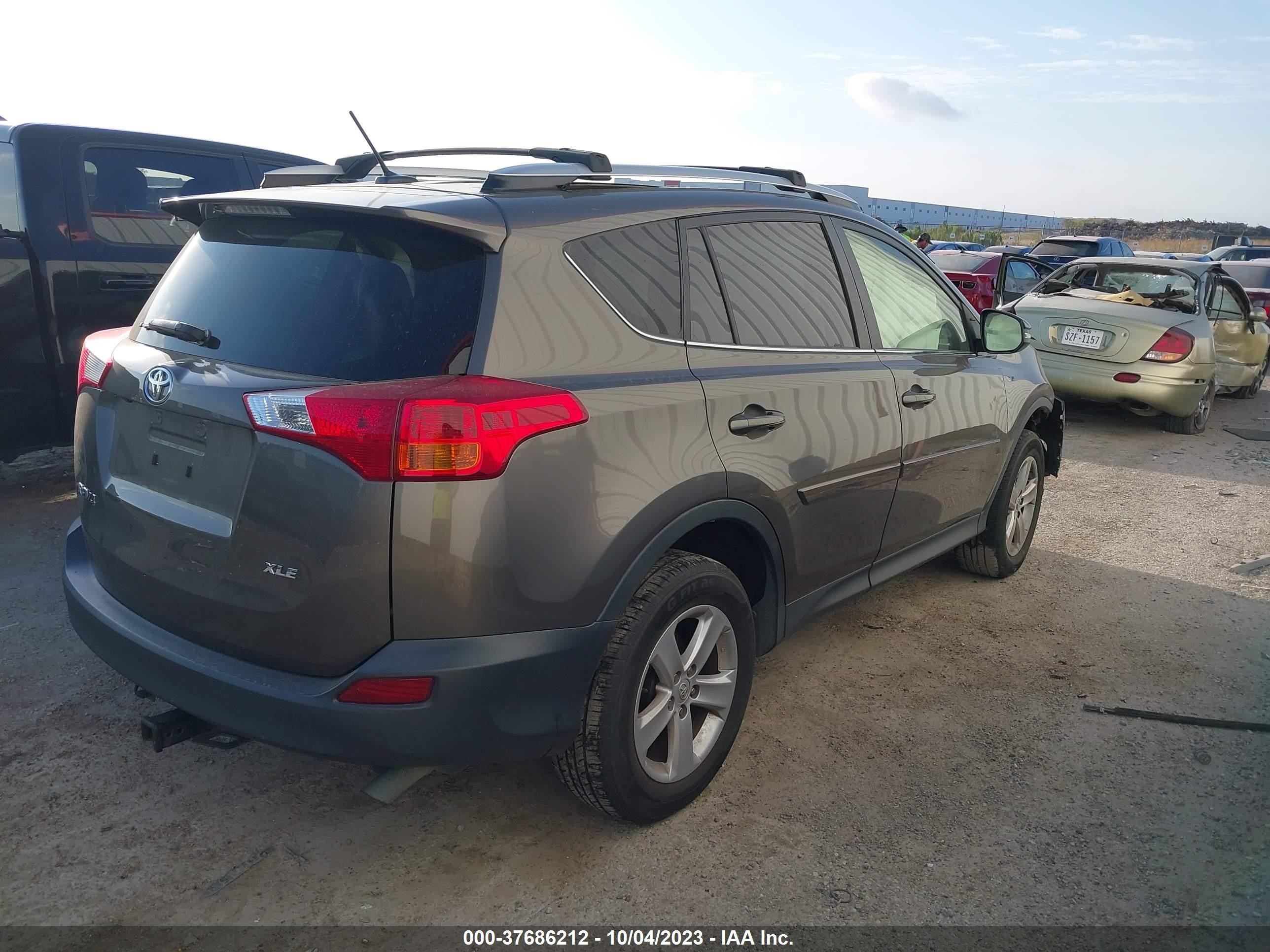 Photo 3 VIN: JTMWFREV0ED037082 - TOYOTA RAV 4 