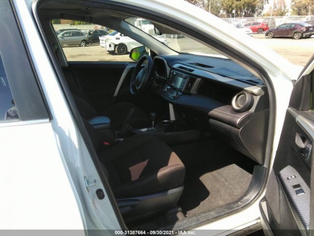 Photo 4 VIN: JTMWFREV0FJ054855 - TOYOTA RAV4 