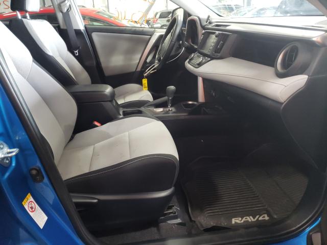 Photo 4 VIN: JTMWFREV0HD094127 - TOYOTA RAV4 XLE 