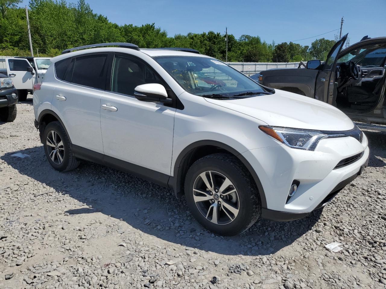 Photo 3 VIN: JTMWFREV0HD101898 - TOYOTA RAV 4 