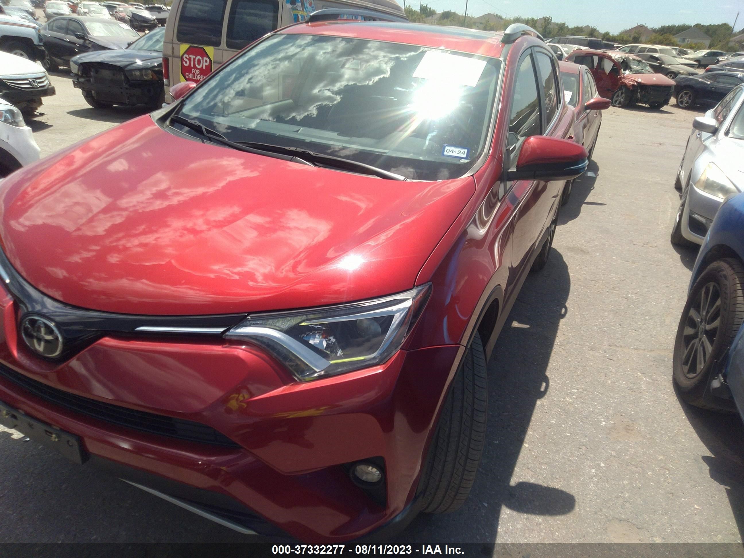 Photo 1 VIN: JTMWFREV0HJ116595 - TOYOTA RAV 4 