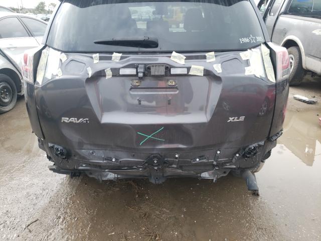 Photo 8 VIN: JTMWFREV0HJ117858 - TOYOTA RAV4 XLE 