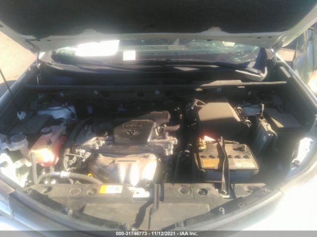 Photo 9 VIN: JTMWFREV0HJ717814 - TOYOTA RAV4 