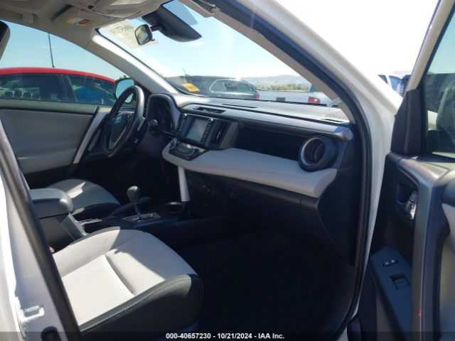 Photo 4 VIN: JTMWFREV0JJ170890 - TOYOTA RAV4 