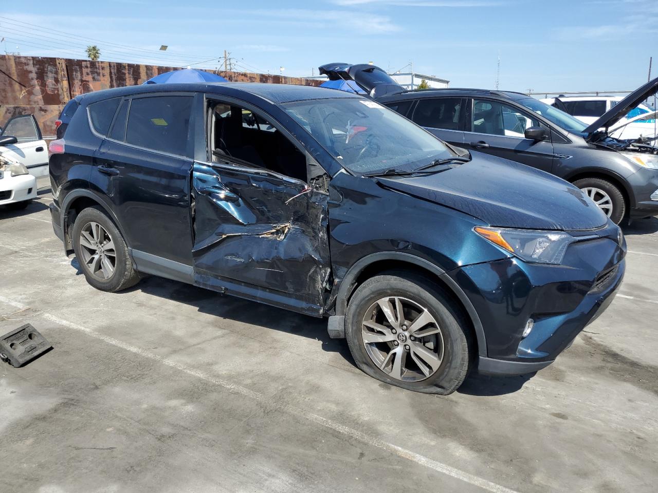 Photo 3 VIN: JTMWFREV0JJ171148 - TOYOTA RAV 4 