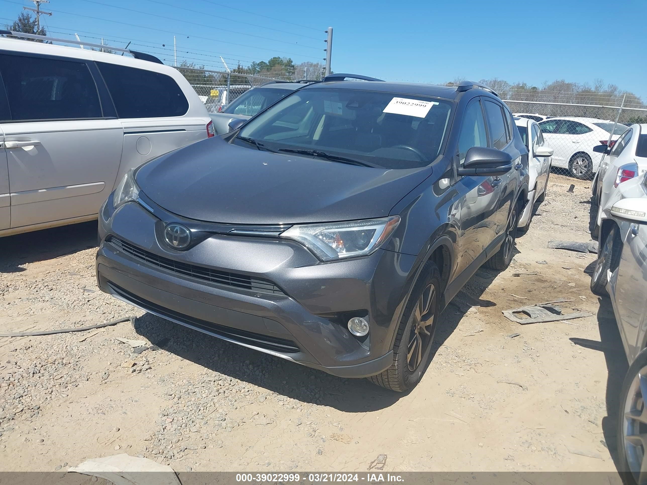 Photo 1 VIN: JTMWFREV0JJ177290 - TOYOTA RAV 4 