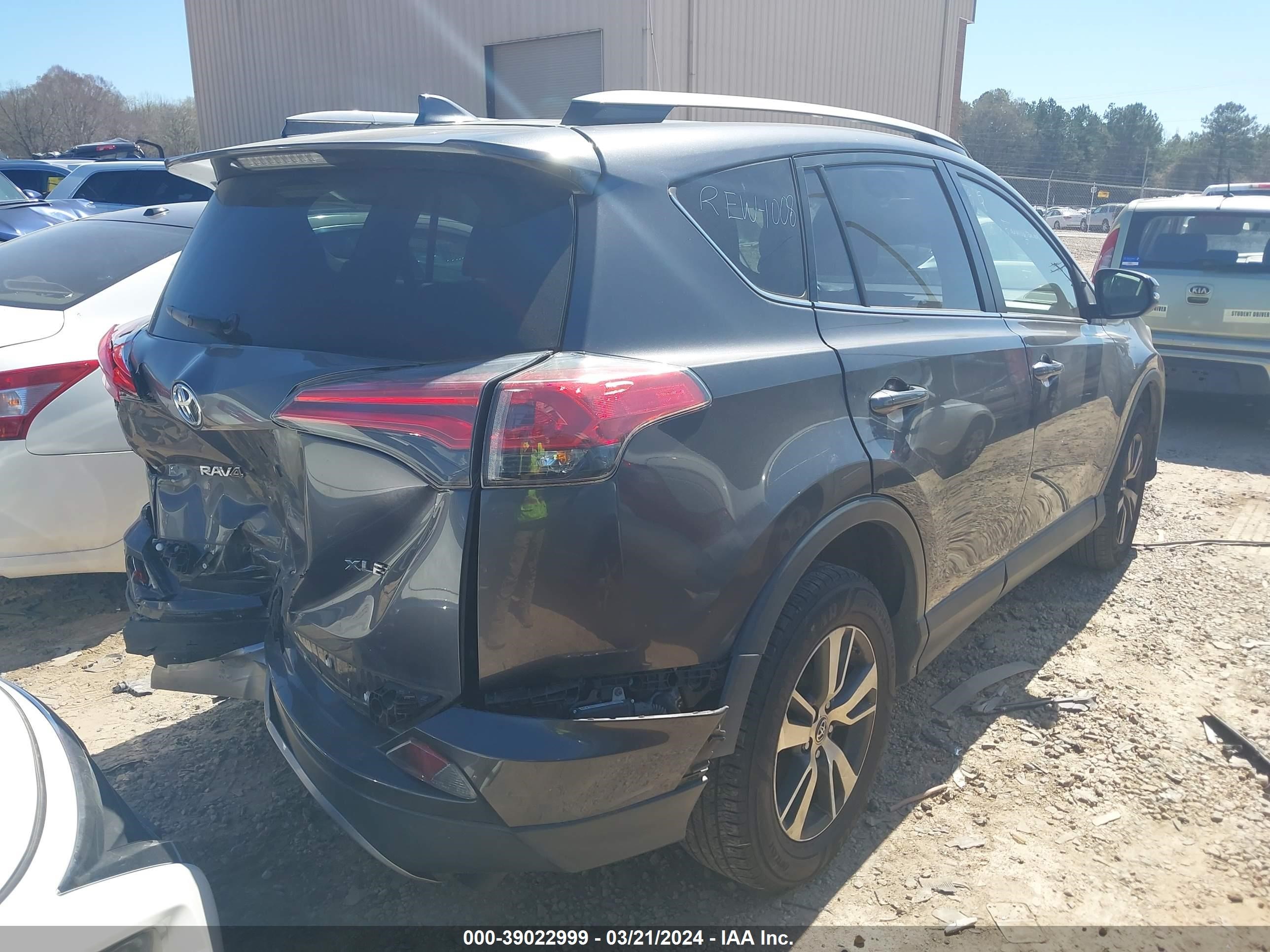 Photo 3 VIN: JTMWFREV0JJ177290 - TOYOTA RAV 4 