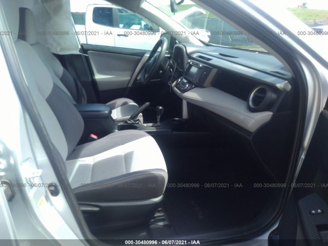 Photo 4 VIN: JTMWFREV1FD060646 - TOYOTA RAV4 