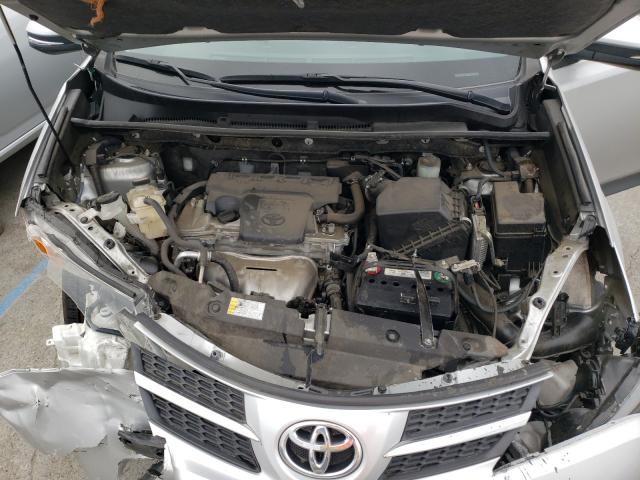 Photo 6 VIN: JTMWFREV1FD060940 - TOYOTA RAV4 XLE 