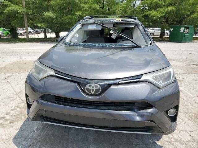 Photo 4 VIN: JTMWFREV1HJ118601 - TOYOTA RAV4 XLE 