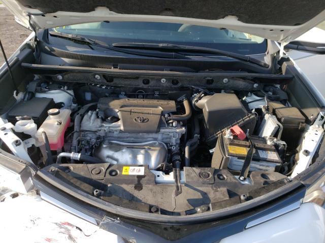 Photo 6 VIN: JTMWFREV1HJ125547 - TOYOTA RAV4 XLE 