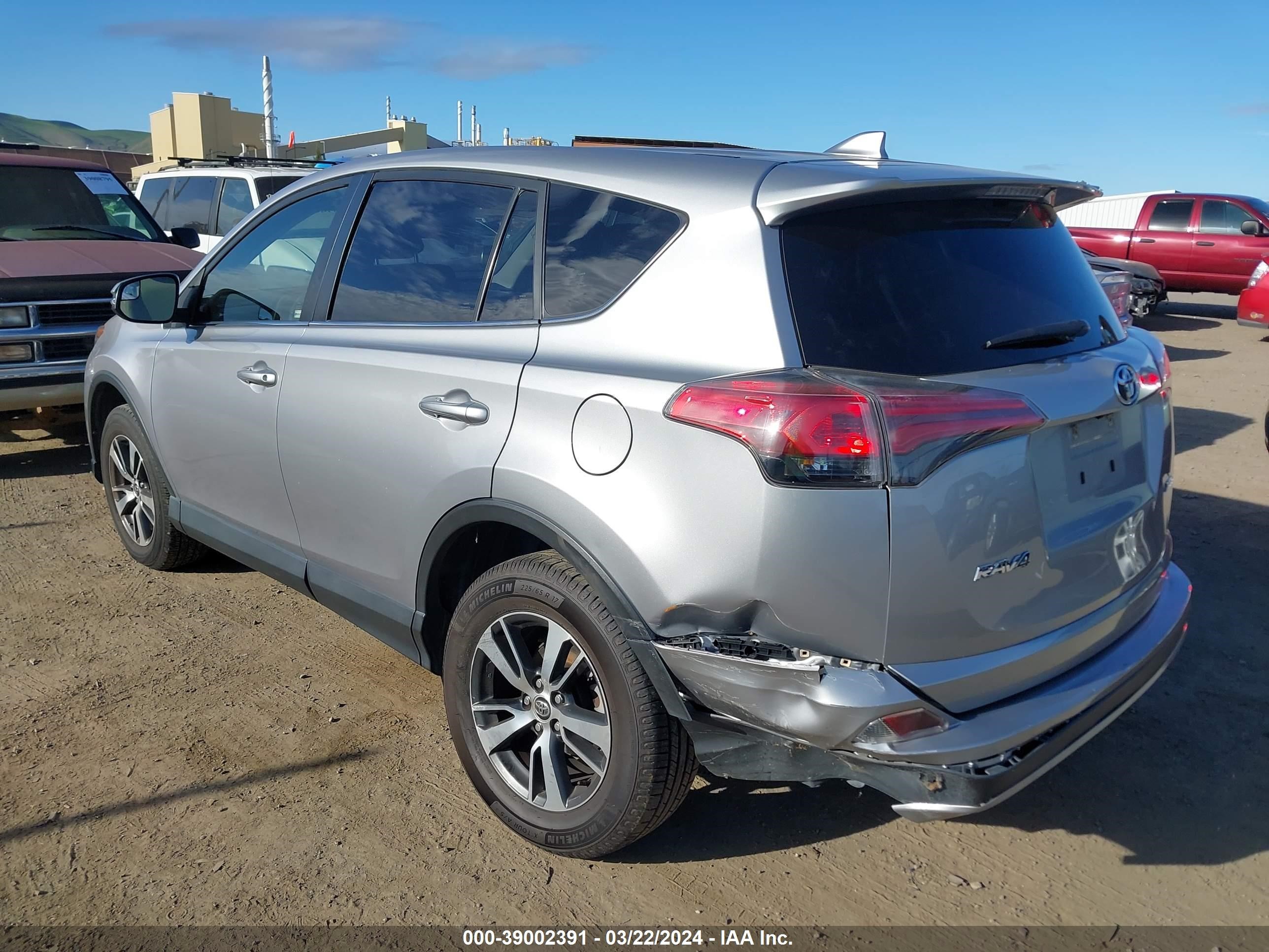 Photo 2 VIN: JTMWFREV1JD114052 - TOYOTA RAV 4 