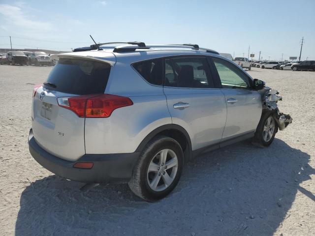 Photo 2 VIN: JTMWFREV2DD002655 - TOYOTA RAV4 XLE 