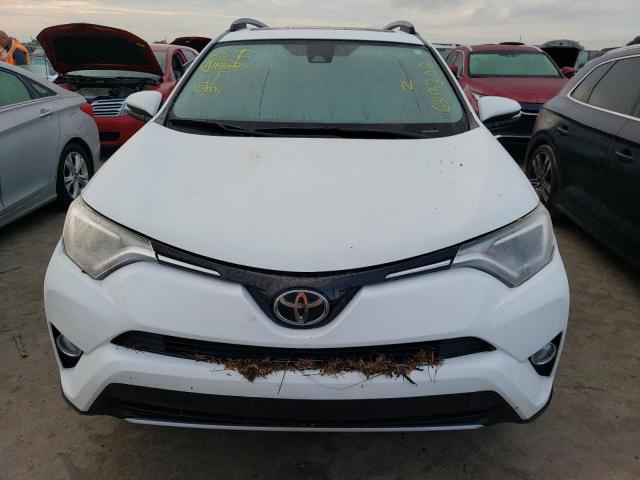 Photo 8 VIN: JTMWFREV2HJ128361 - TOYOTA RAV4 XLE 