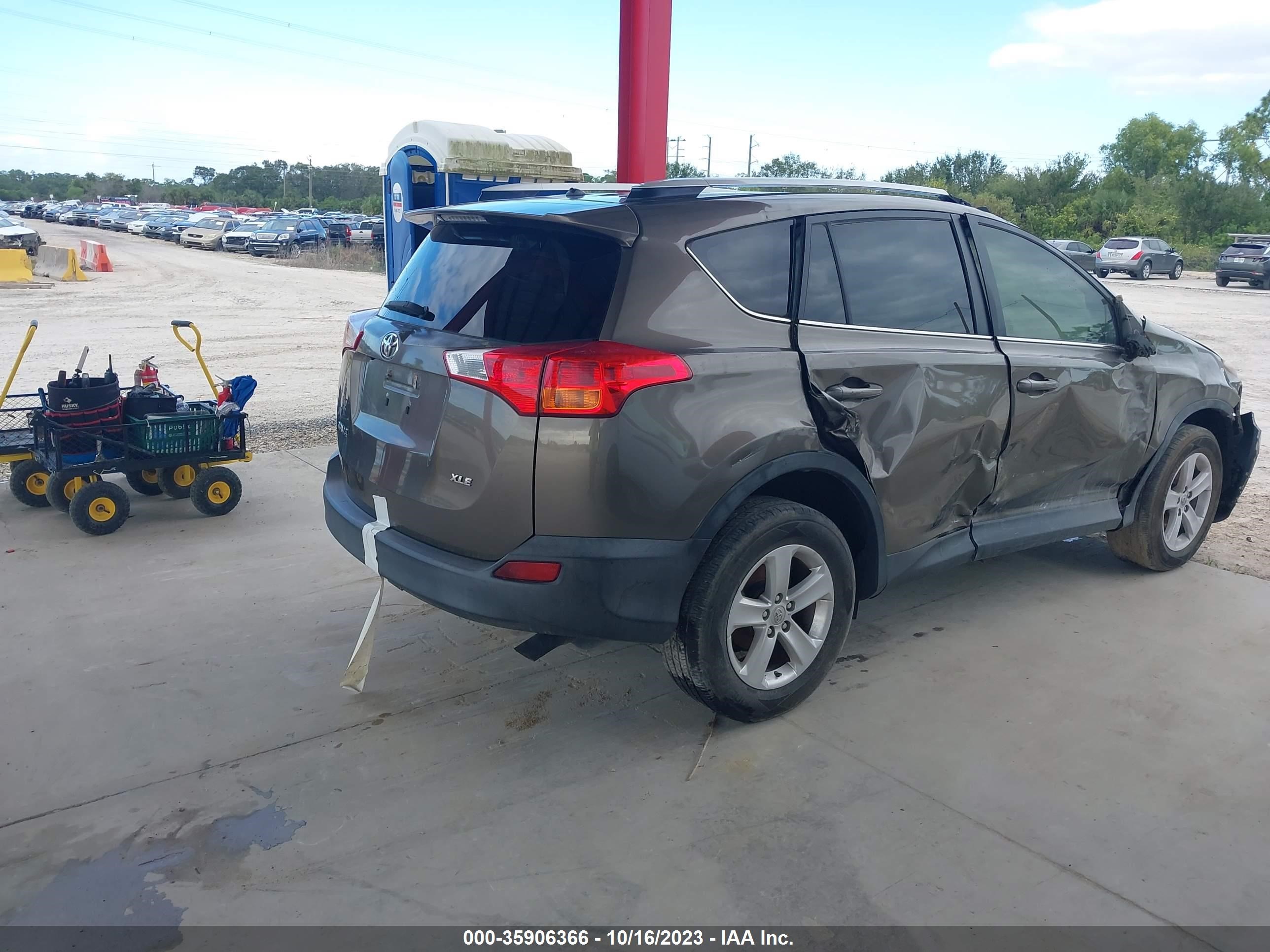 Photo 3 VIN: JTMWFREV3D5005672 - TOYOTA RAV 4 