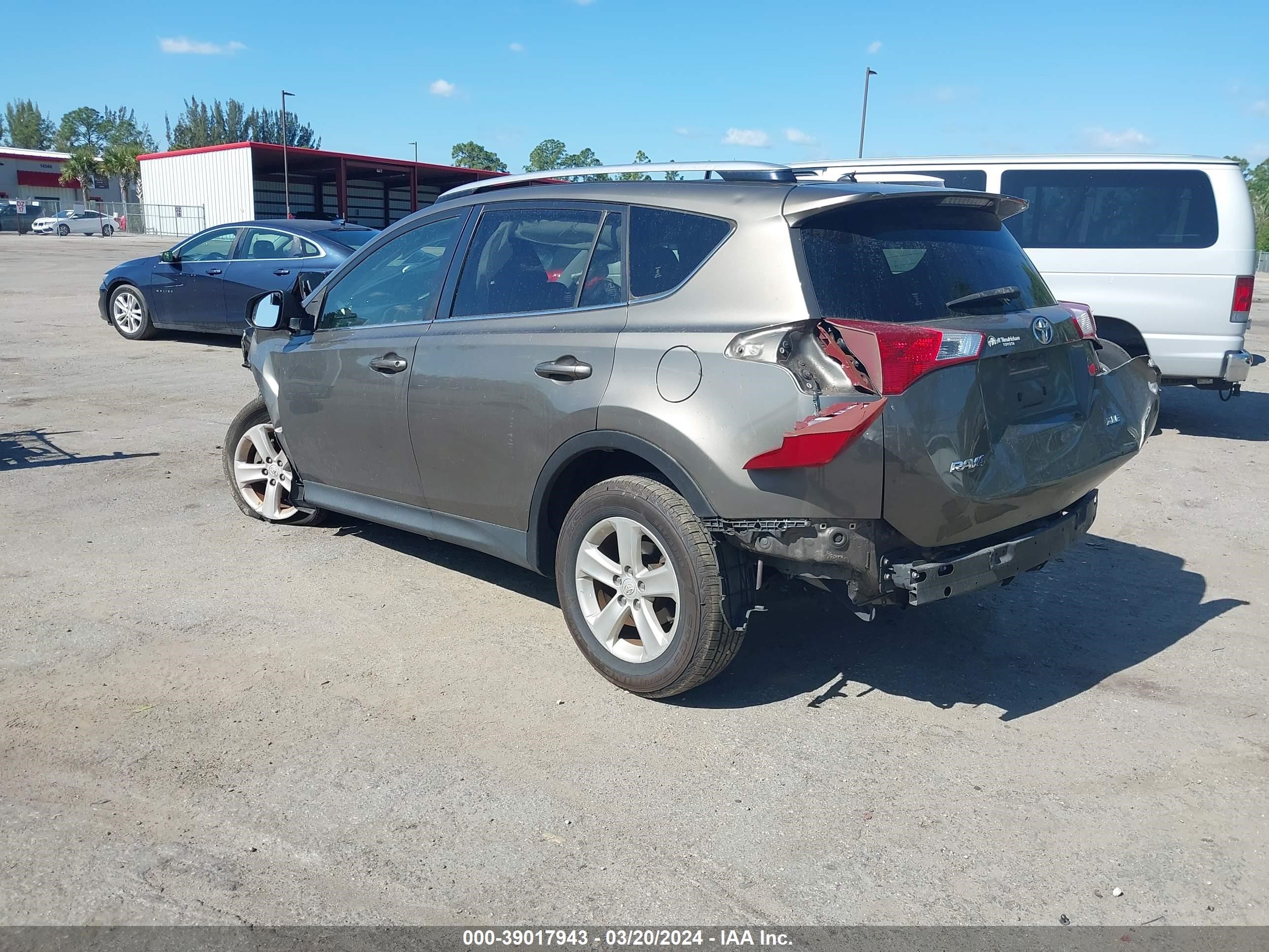 Photo 2 VIN: JTMWFREV3DD011266 - TOYOTA RAV 4 