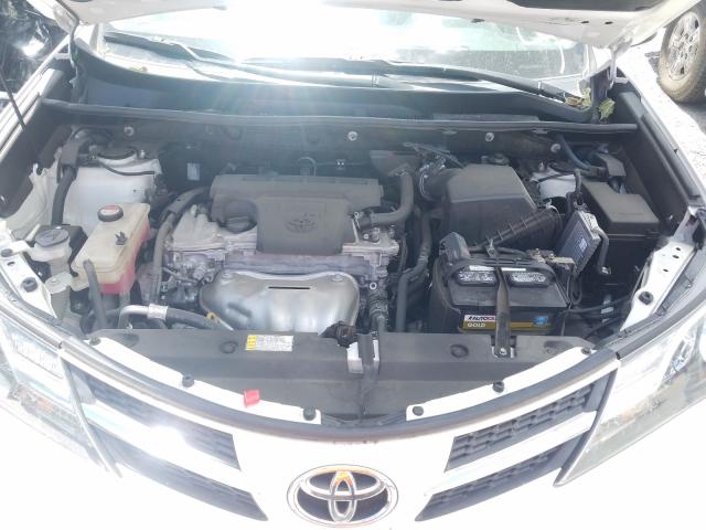 Photo 6 VIN: JTMWFREV3FD060180 - TOYOTA RAV4 XLE 