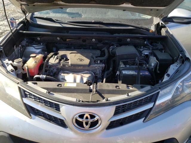 Photo 11 VIN: JTMWFREV3FJ058401 - TOYOTA RAV4 XLE 