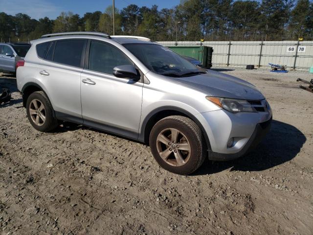 Photo 3 VIN: JTMWFREV3FJ058401 - TOYOTA RAV4 XLE 