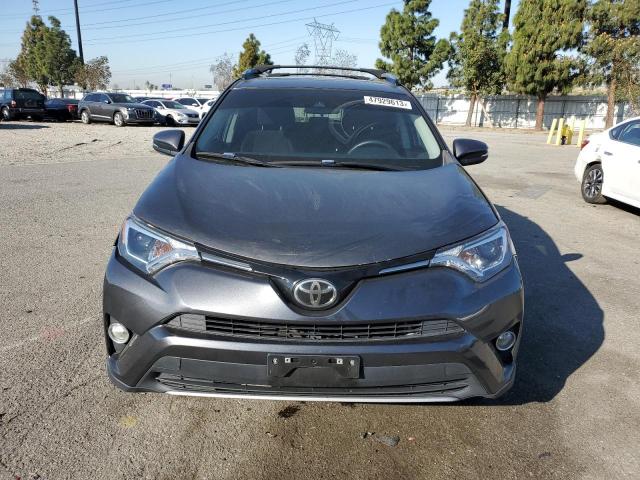 Photo 4 VIN: JTMWFREV3HJ110743 - TOYOTA RAV4 XLE 