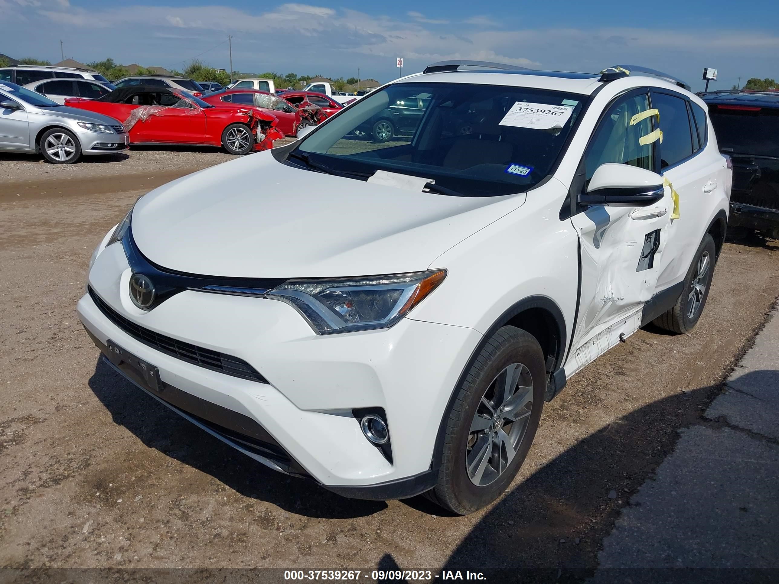 Photo 1 VIN: JTMWFREV3JJ724679 - TOYOTA RAV 4 