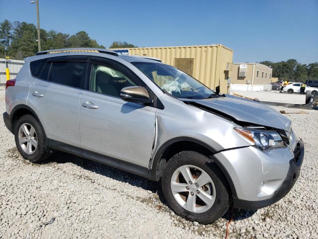 Photo 3 VIN: JTMWFREV4ED027462 - TOYOTA RAV4 XLE 